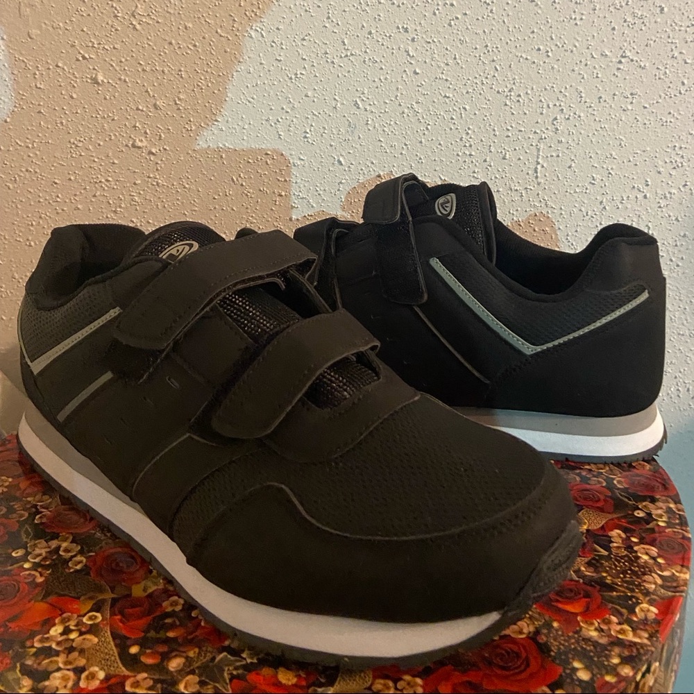 Black Sneakers